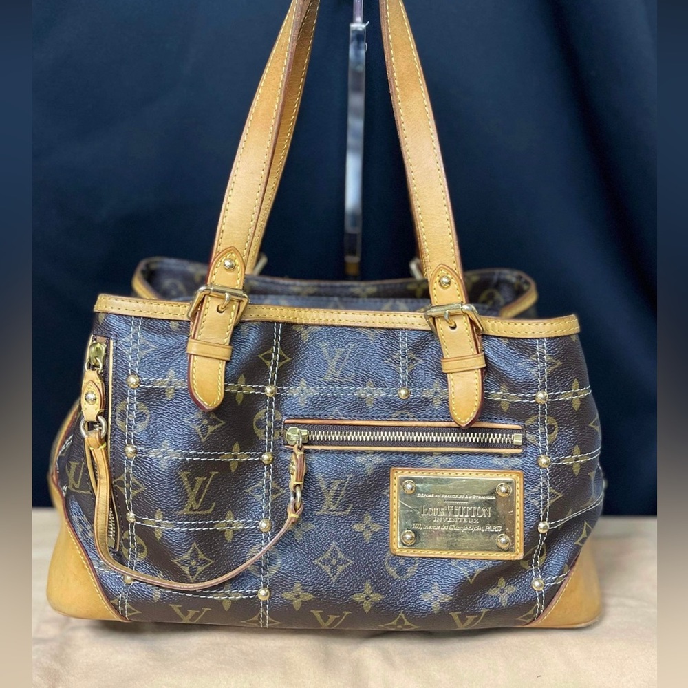 Louis vuitton rare rivetting mono shoulder bag